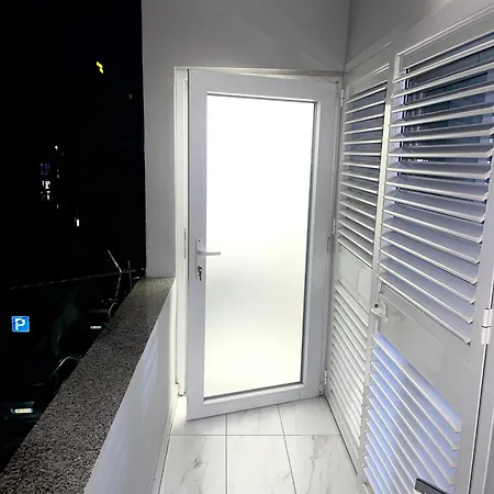 Tirana Nn Central Apartment With Balcony 1 Exterior photo