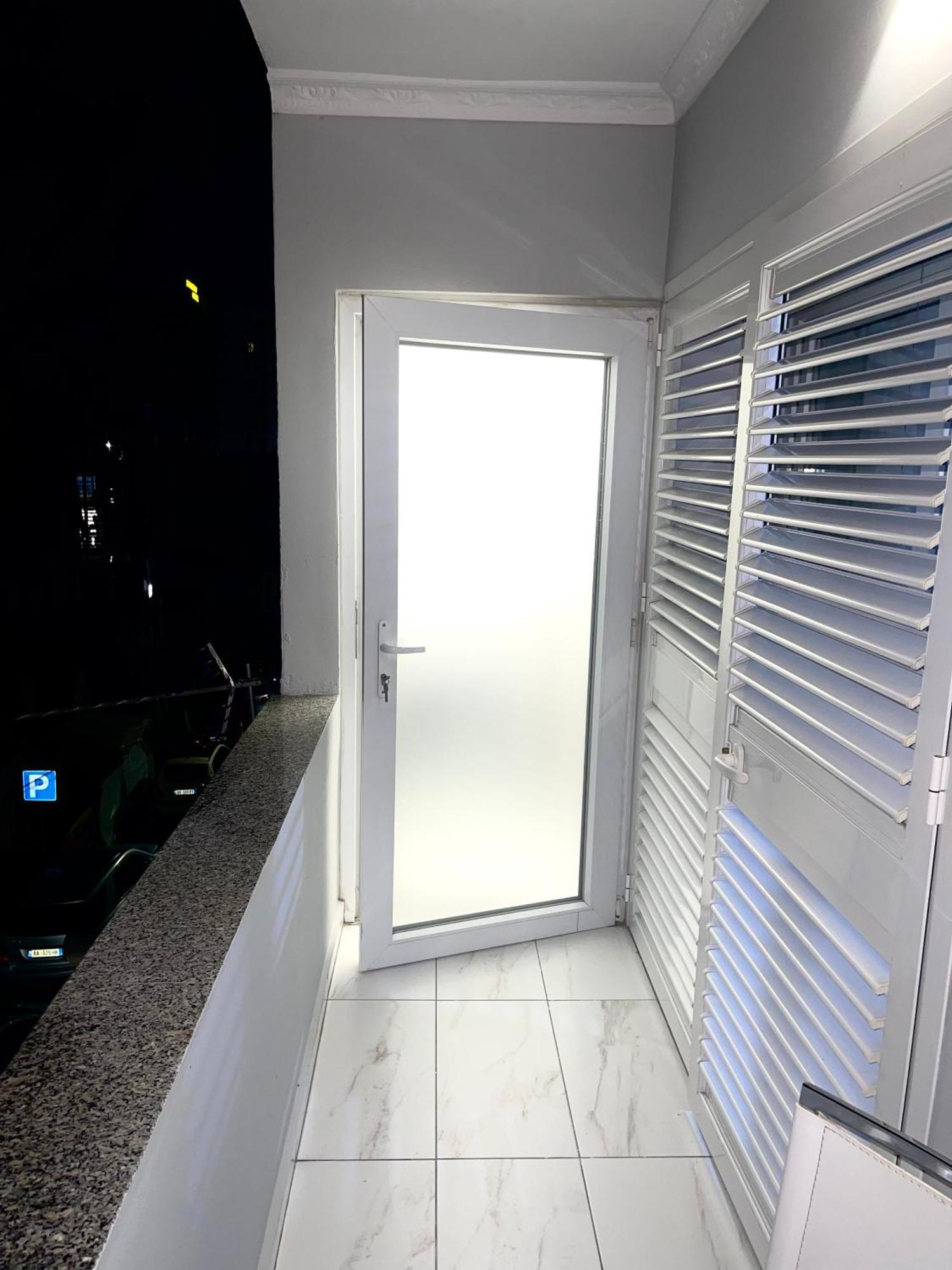 Nn With Balcony 1 Lägenhet Tirana